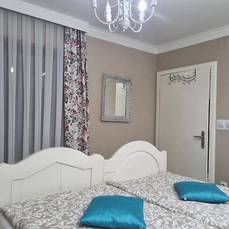 Villa Lucia - Apartments&Rooms Σλαβόνσκι Μπροντ Εξωτερικό φωτογραφία