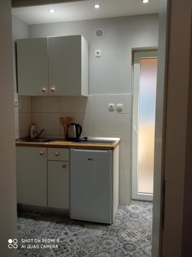 Villa Lucia - Apartments&Rooms Σλαβόνσκι Μπροντ Εξωτερικό φωτογραφία