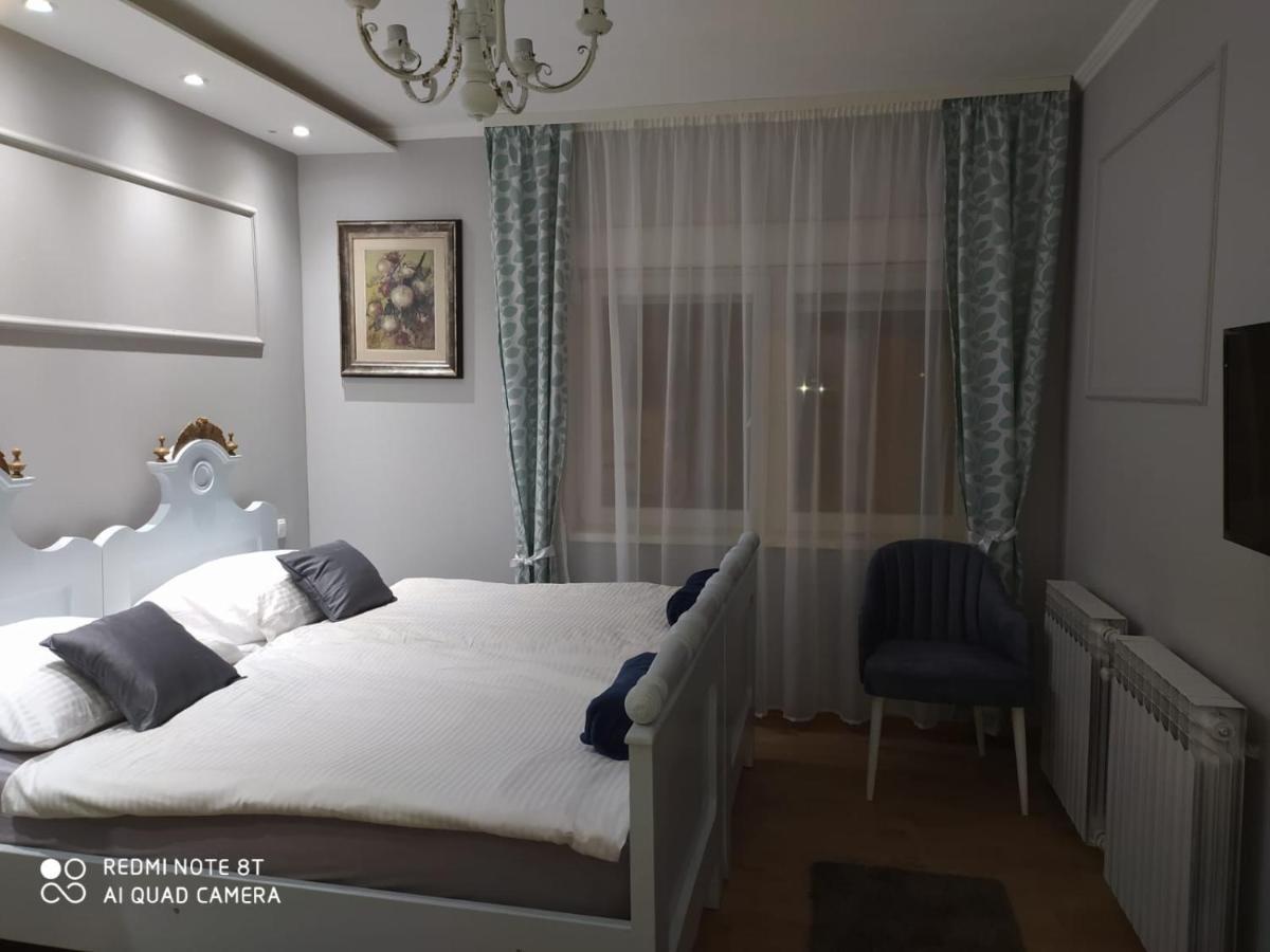 Villa Lucia - Apartments&Rooms Σλαβόνσκι Μπροντ Εξωτερικό φωτογραφία