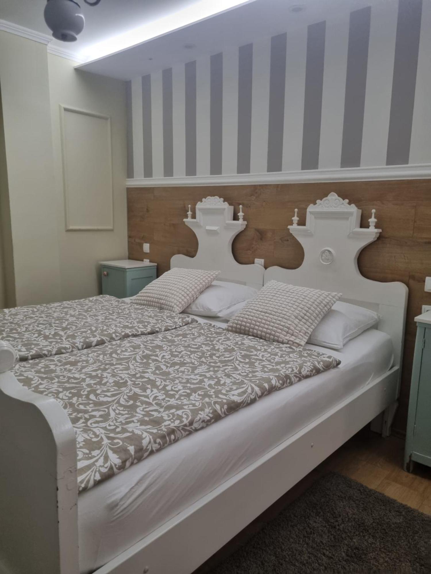 Villa Lucia - Apartments&Rooms Σλαβόνσκι Μπροντ Εξωτερικό φωτογραφία