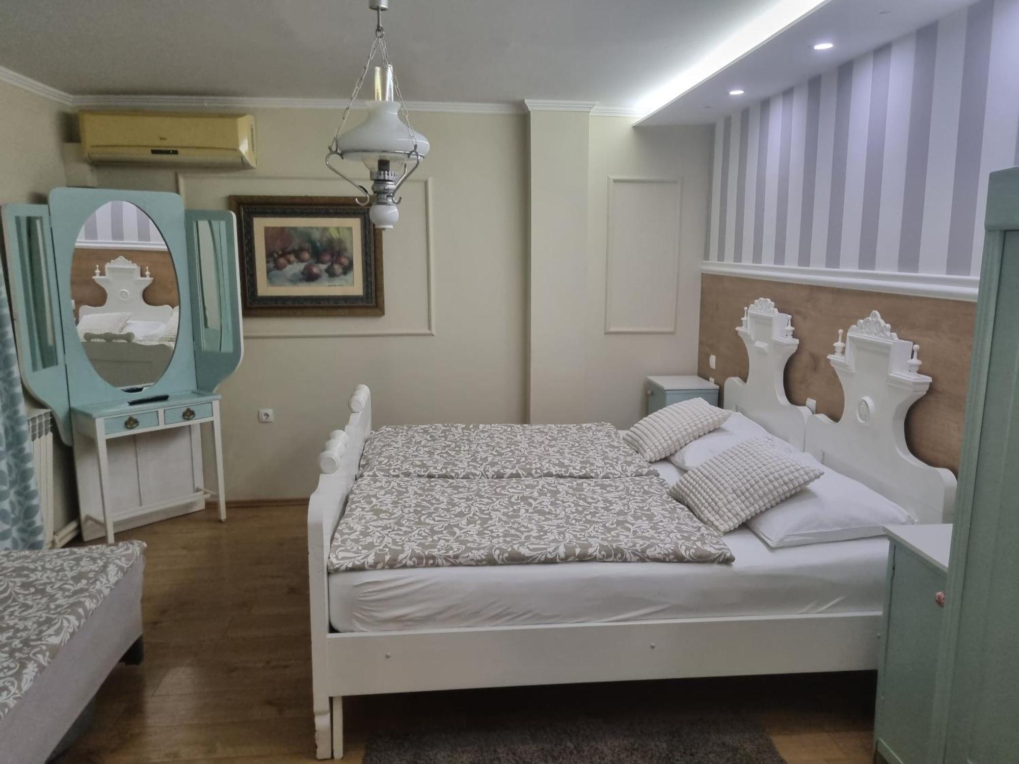 Villa Lucia - Apartments&Rooms Σλαβόνσκι Μπροντ Εξωτερικό φωτογραφία