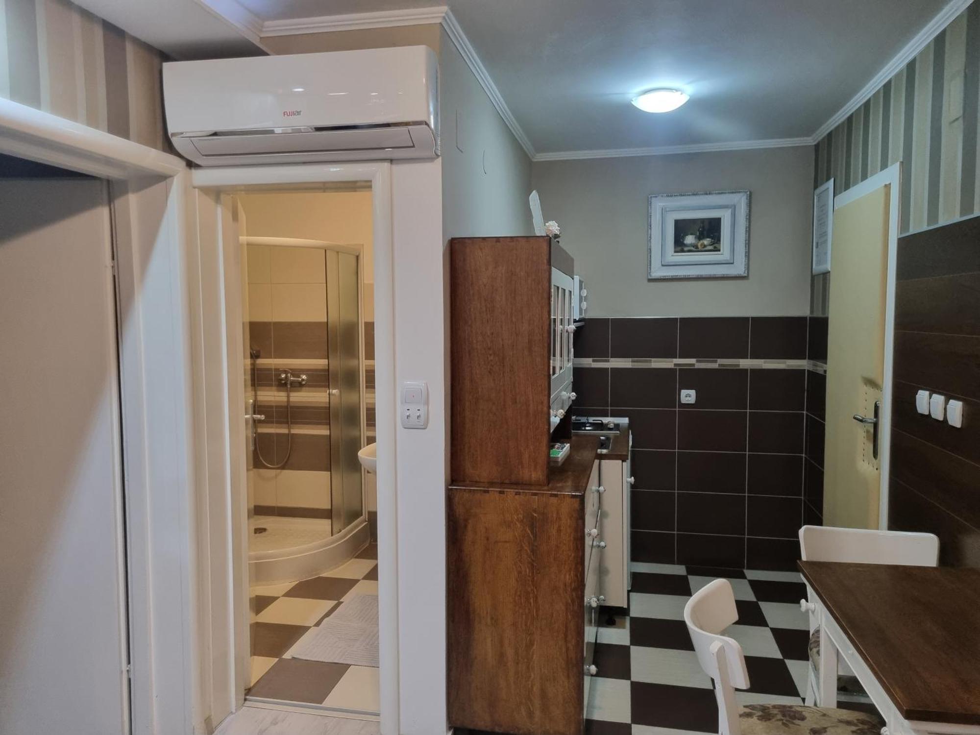 Villa Lucia - Apartments&Rooms Σλαβόνσκι Μπροντ Εξωτερικό φωτογραφία