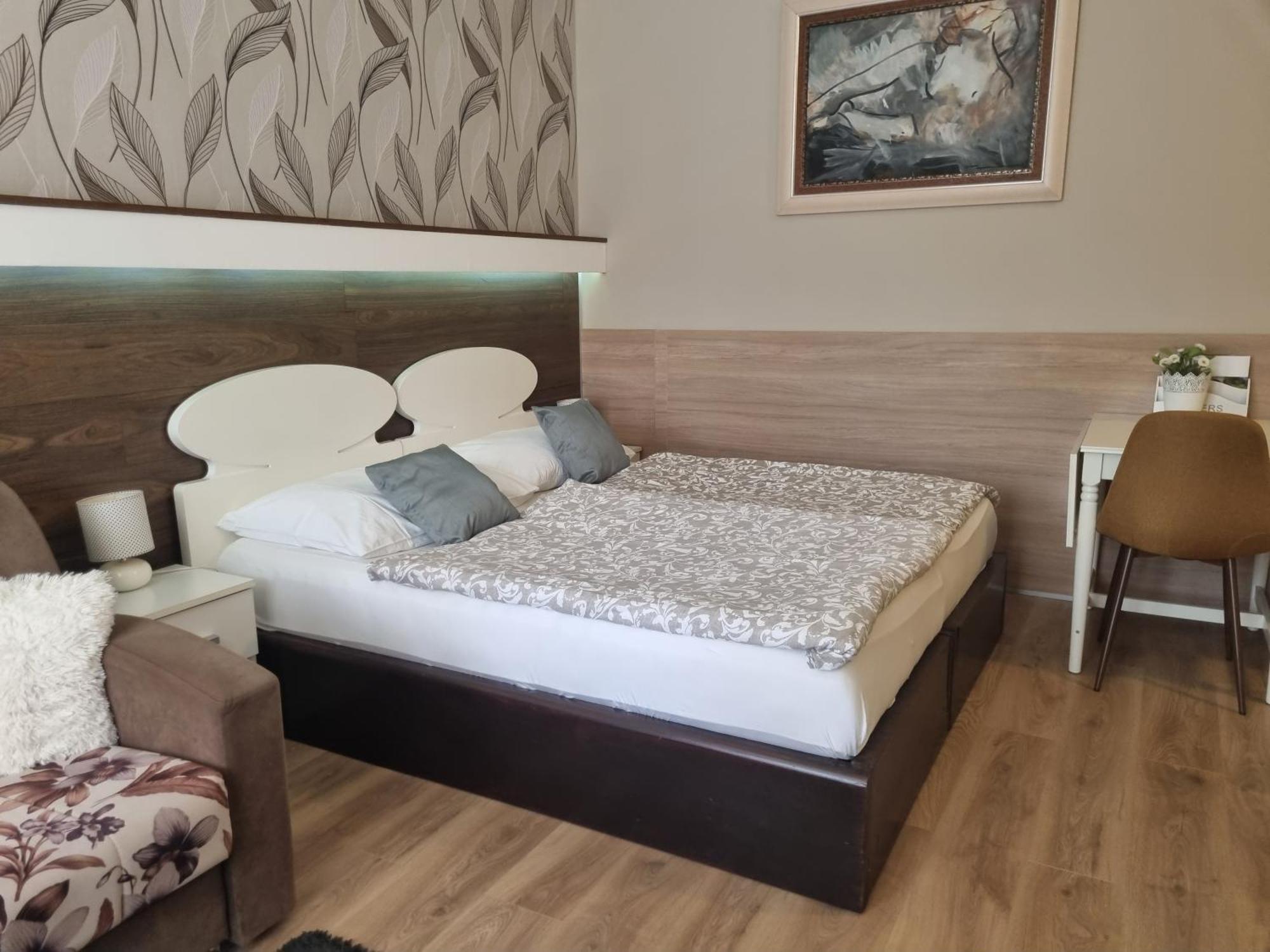 Villa Lucia - Apartments&Rooms Σλαβόνσκι Μπροντ Εξωτερικό φωτογραφία