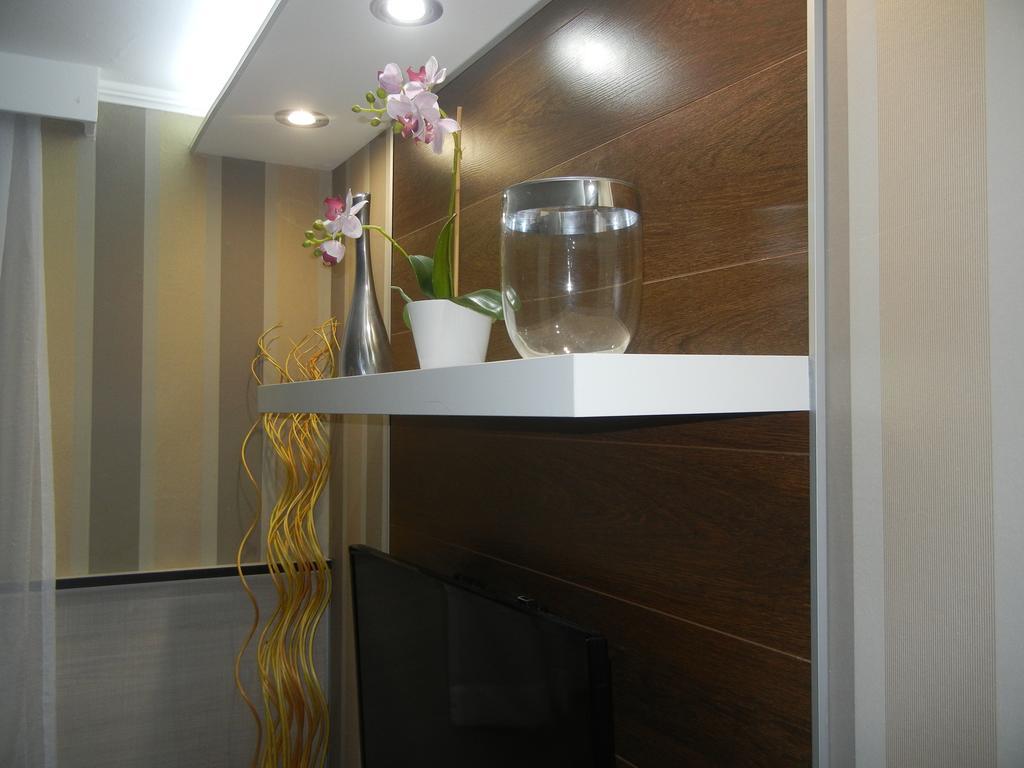 Villa Lucia - Apartments&Rooms Σλαβόνσκι Μπροντ Εξωτερικό φωτογραφία