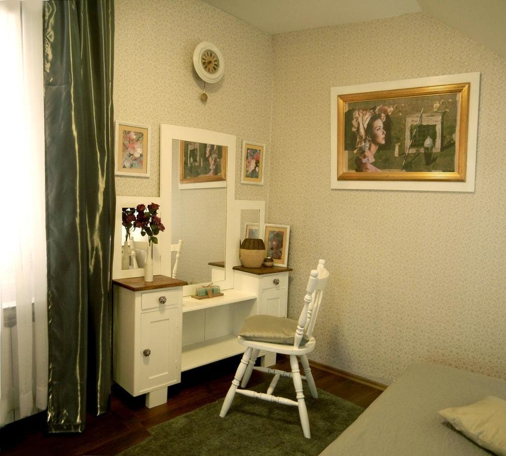 Villa Lucia - Apartments&Rooms Σλαβόνσκι Μπροντ Εξωτερικό φωτογραφία