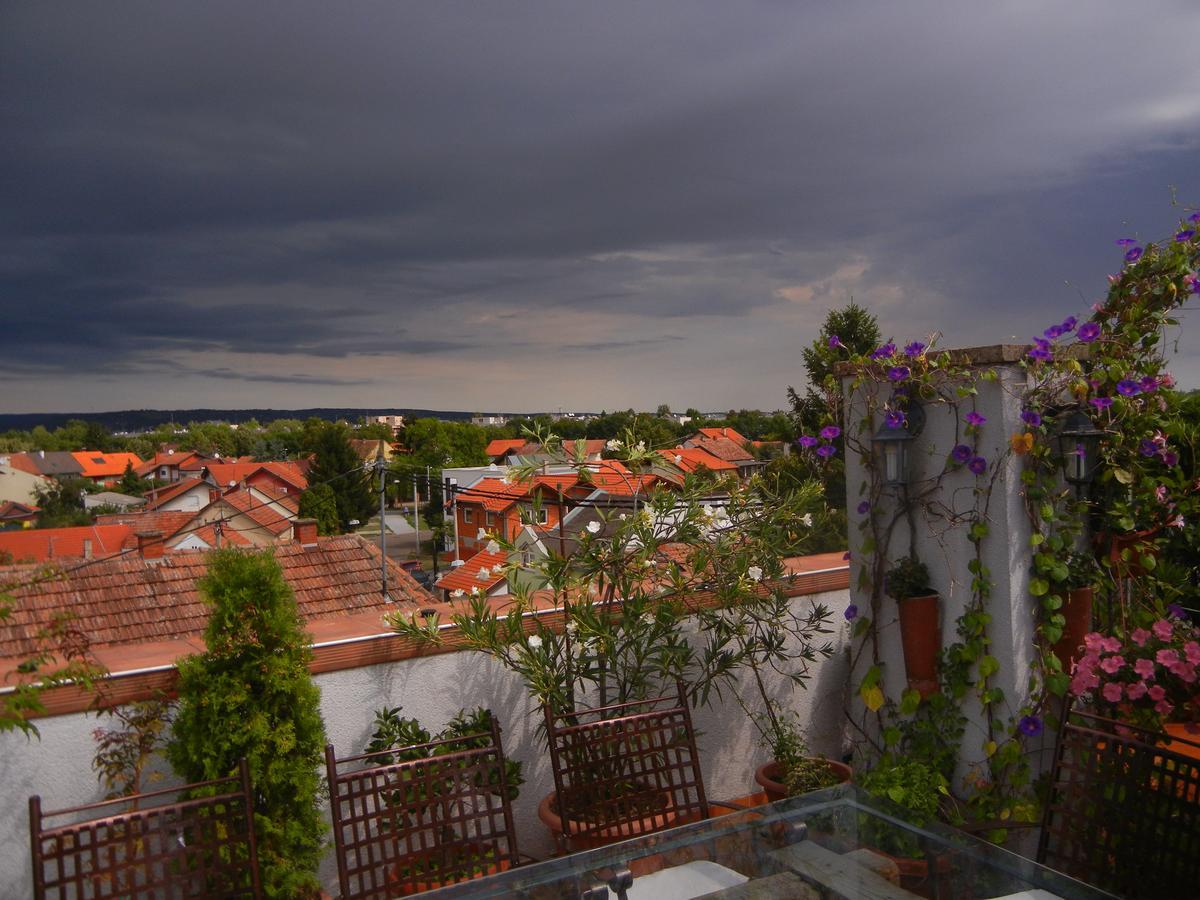 Villa Lucia - Apartments&Rooms Σλαβόνσκι Μπροντ Εξωτερικό φωτογραφία